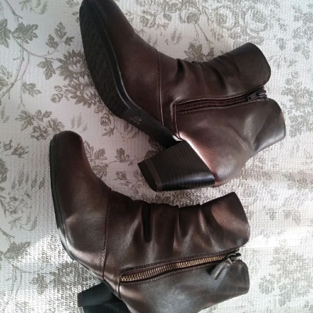 Ankle booties